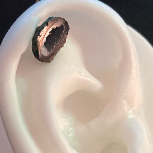 🔮🪺🏔️Gorgeous Amethyst Crystal Earring - Picture 8 of 9